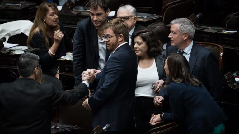 Diputados | La oposición intentará acorralar al oficialismo con una sesión ordenada, pero los libertarios buscarán empastar el debate