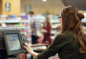 Hoy se celebra el dia del empleado de comercio